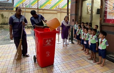FY2 Andheri - Sweeper Visit in school