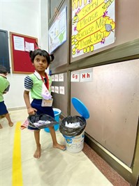 FY2 Andheri - Sweeper Visit in school