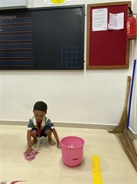 FY2 Andheri - Sweeper Visit in school