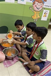 FY2 - Andheri - Filling water in a bottle