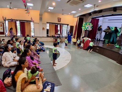शाळेचा पहिला दिवस