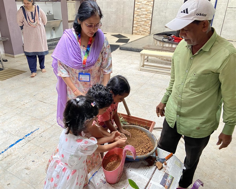 Ramabai Parangjape Balmandir Vile Parle